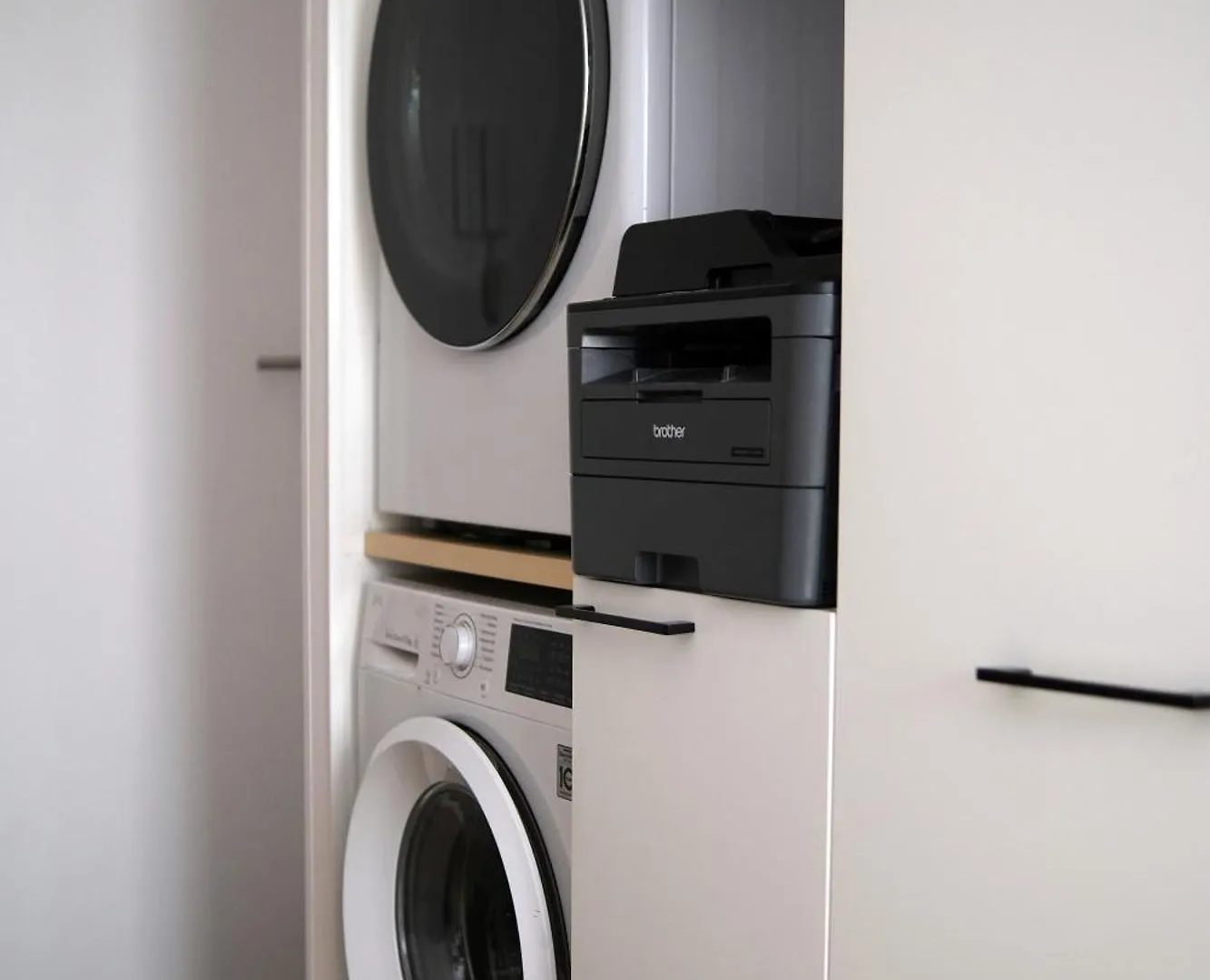 Torunska White Apartment Warsaw