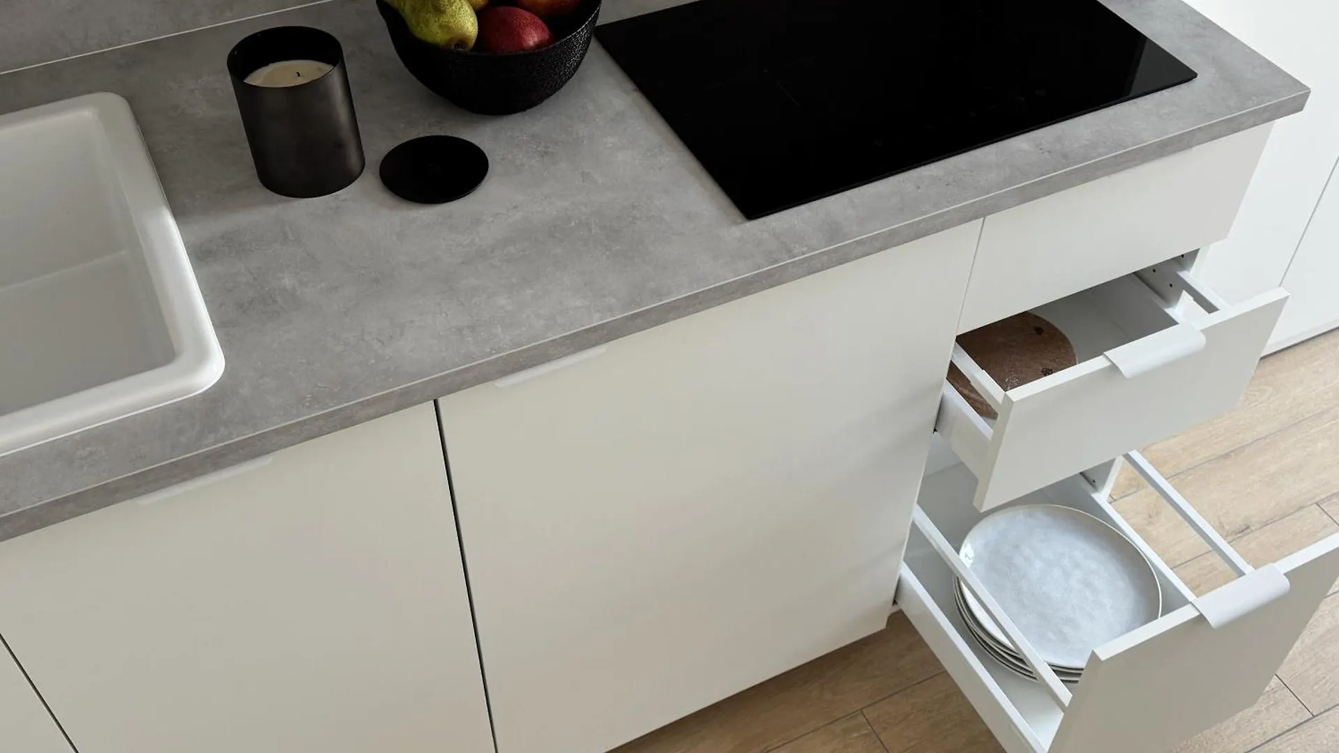 Torunska White Apartment Warsaw