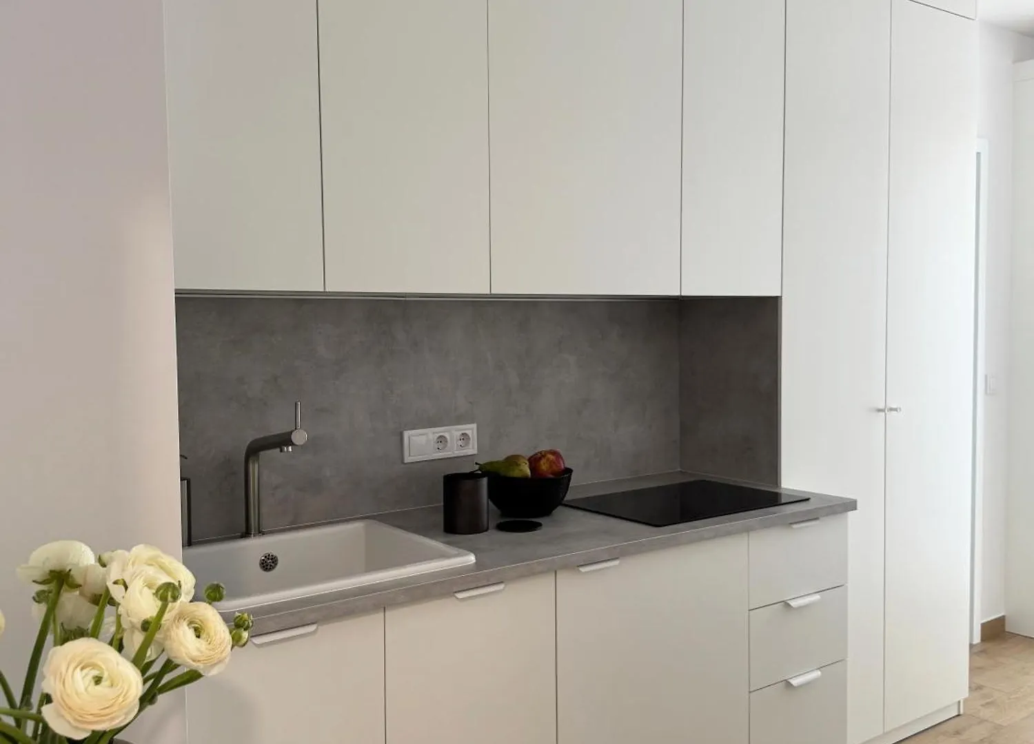Torunska White Apartment Warsaw