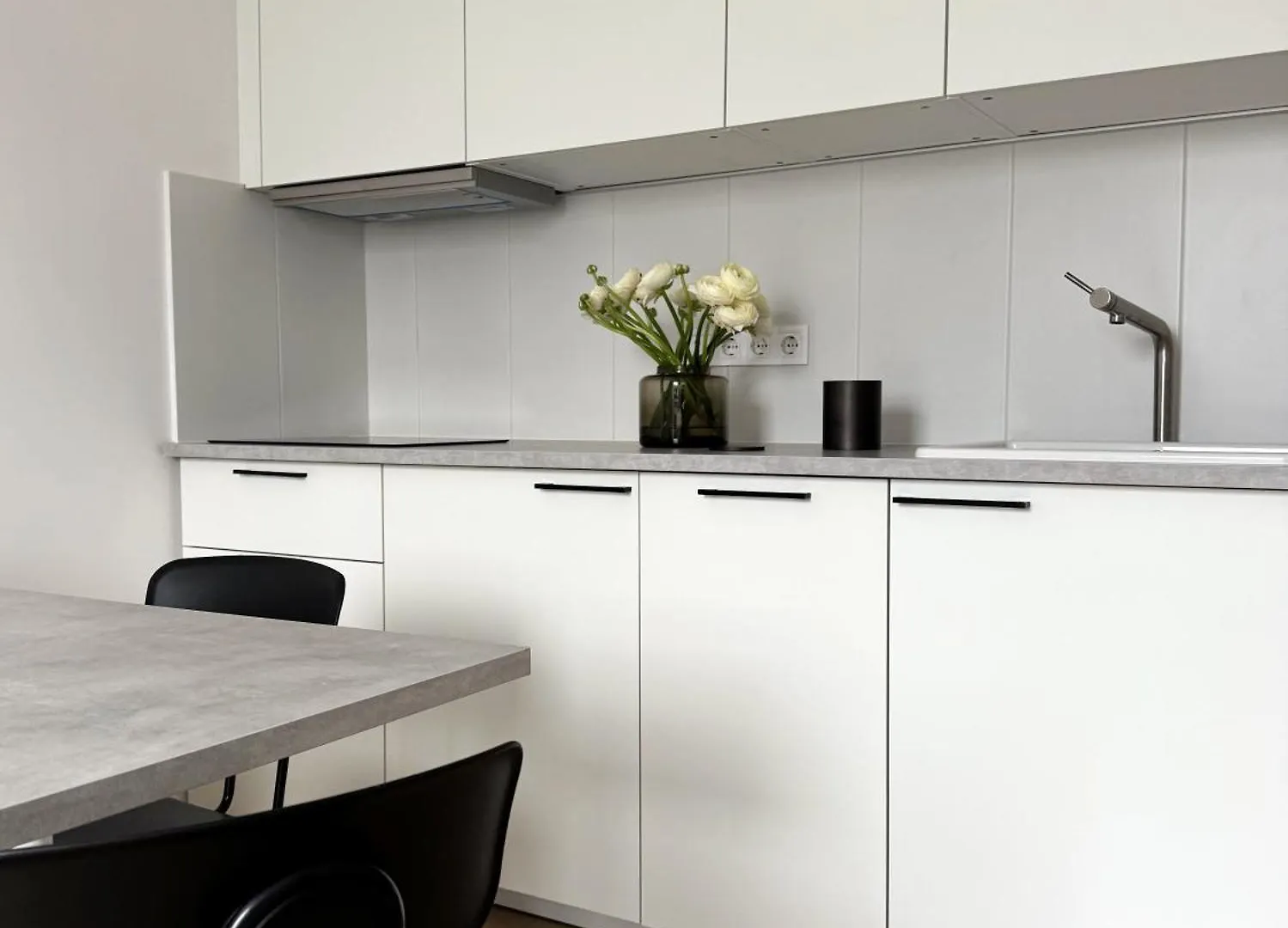 Torunska White Apartment Warsaw